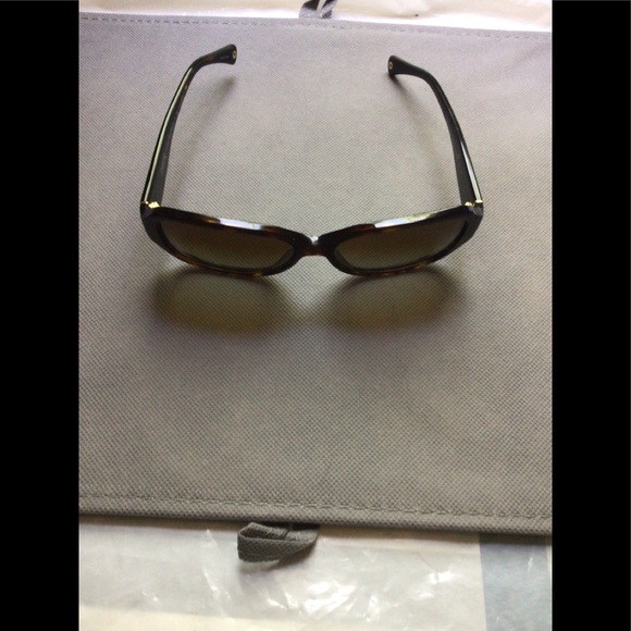 Coach sunglasses with the case - Picture 2 of 14